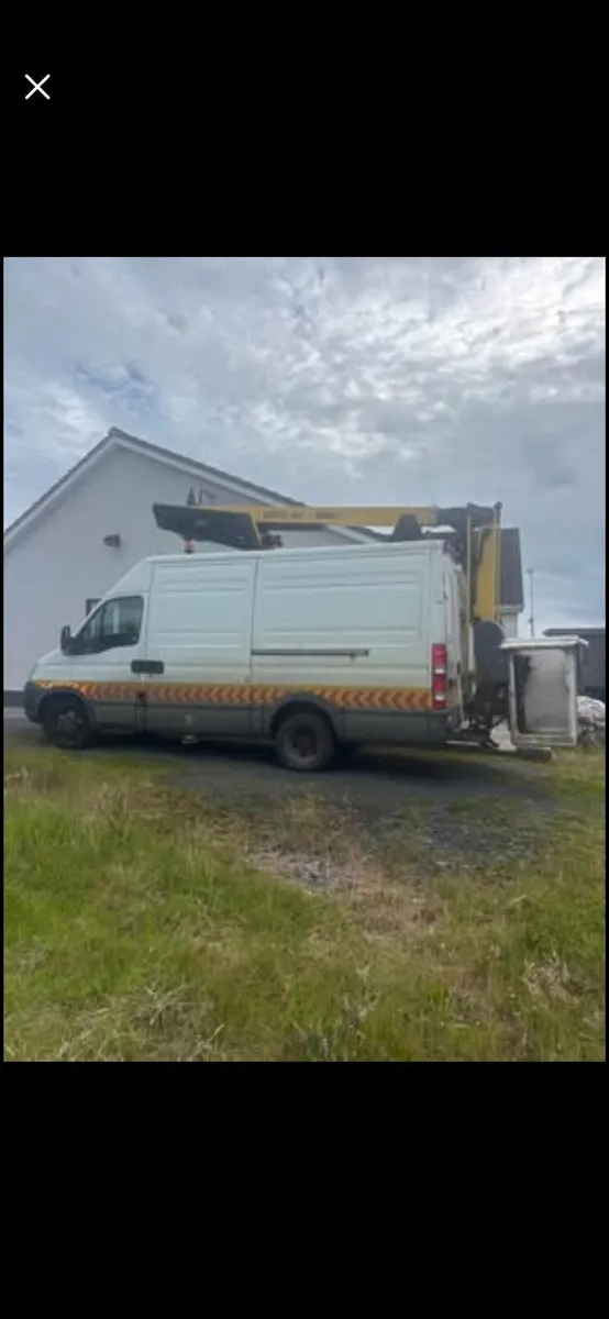 Cherry picker on van - Image 1