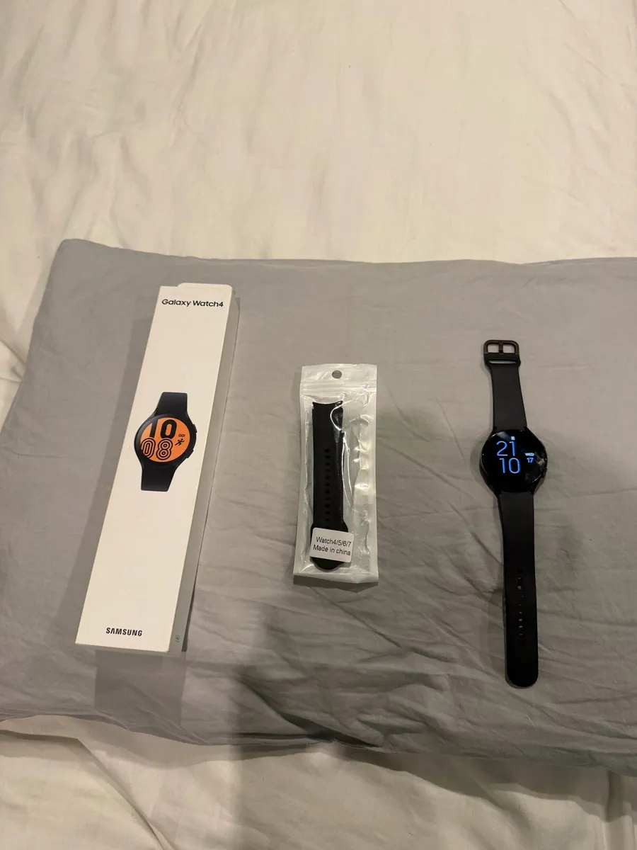 Samsung Galaxy Watch 4 - Image 4