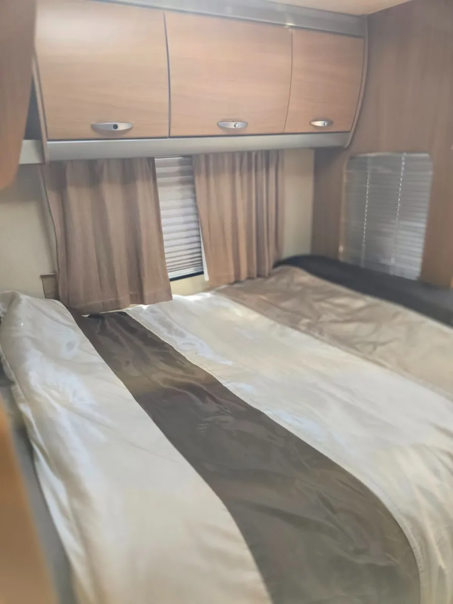 Swift Challenger touring caravan  570 ,2009. - Image 4