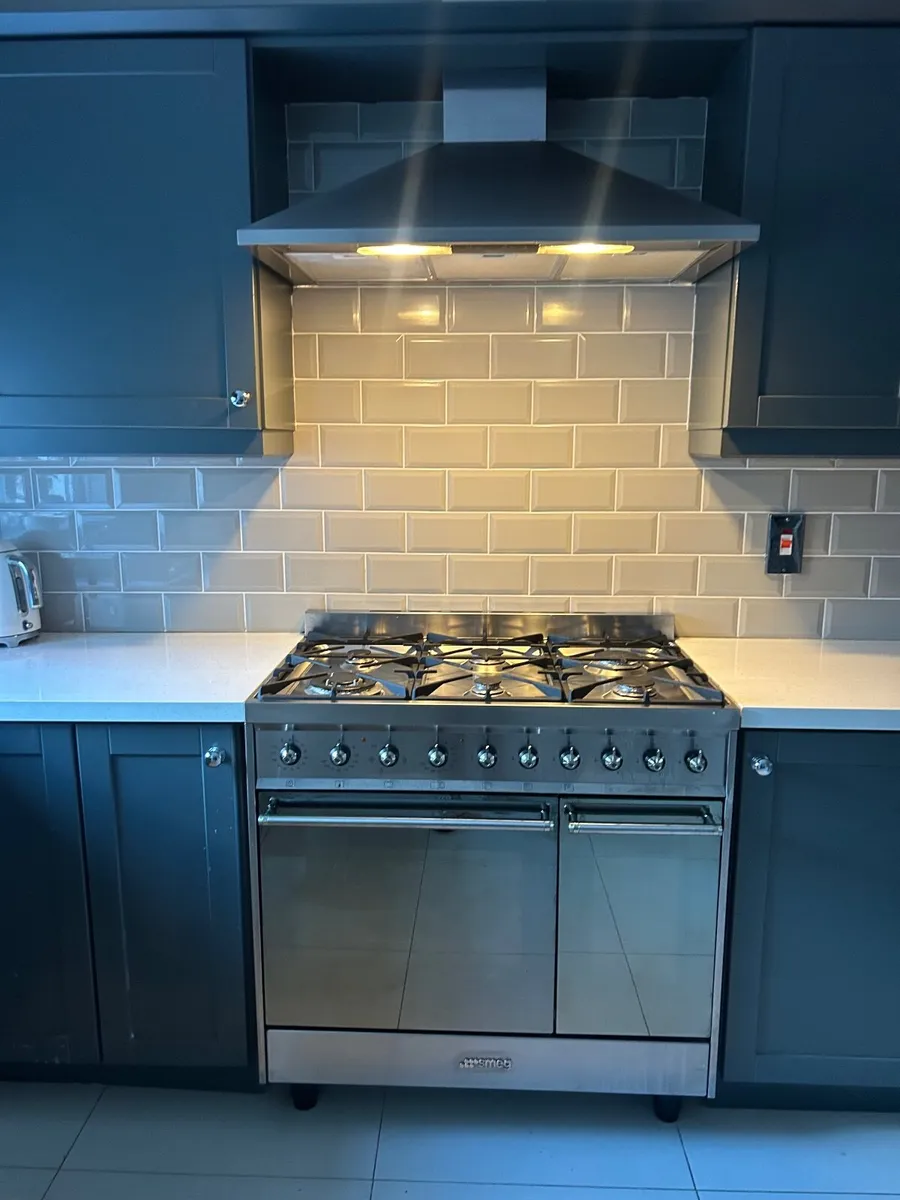 Kitchen and smeg oven - Image 2
