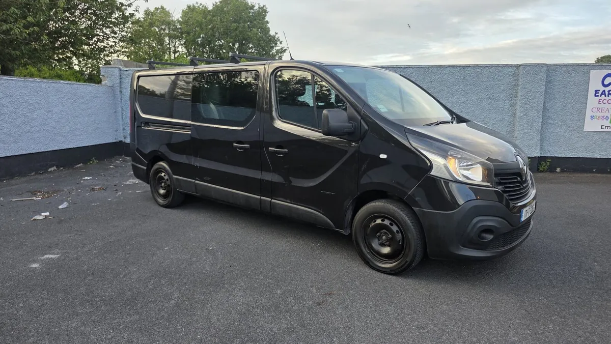 2017 Renault traffic crew cab - Image 3