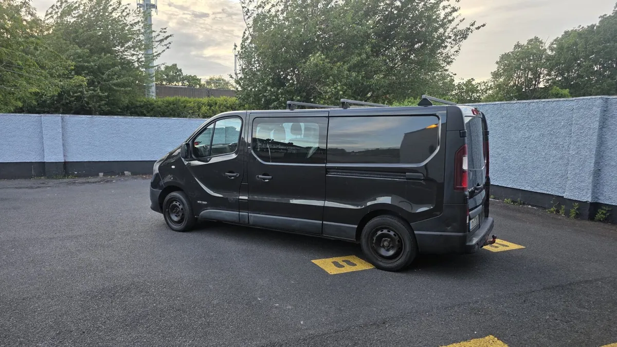 2017 Renault traffic crew cab - Image 4