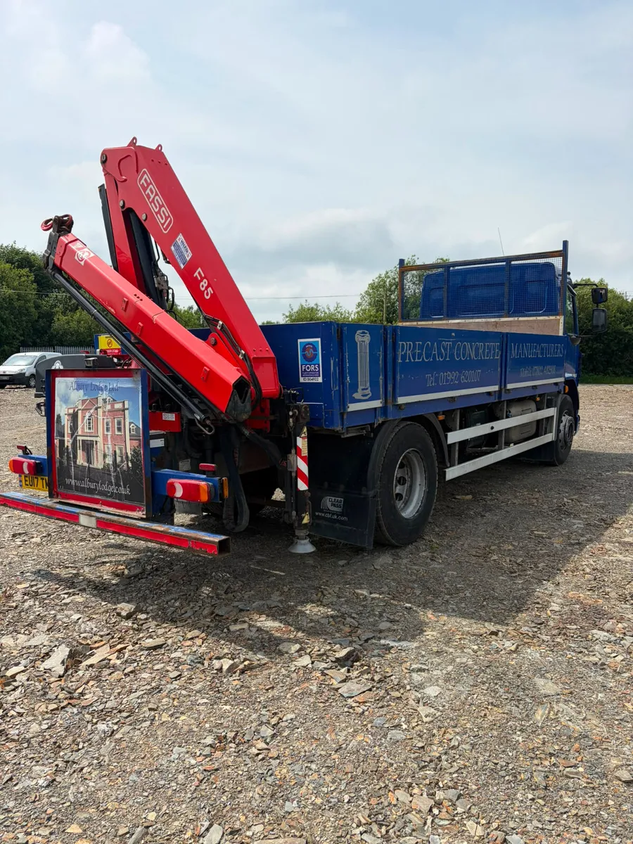 2017 DAF LF230 18Ton Dropside with Rear Crane - Image 2