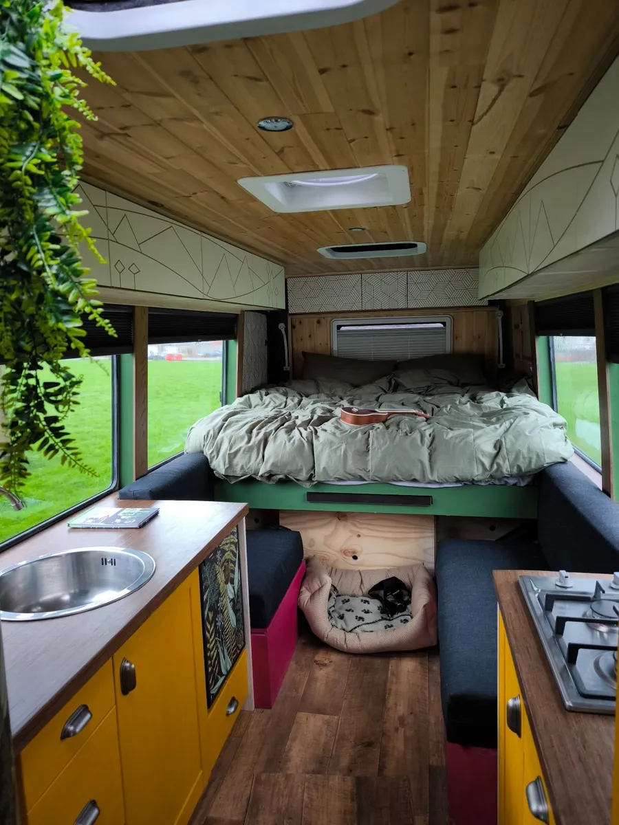 Campervan Mercedes Vario 814 - Image 1