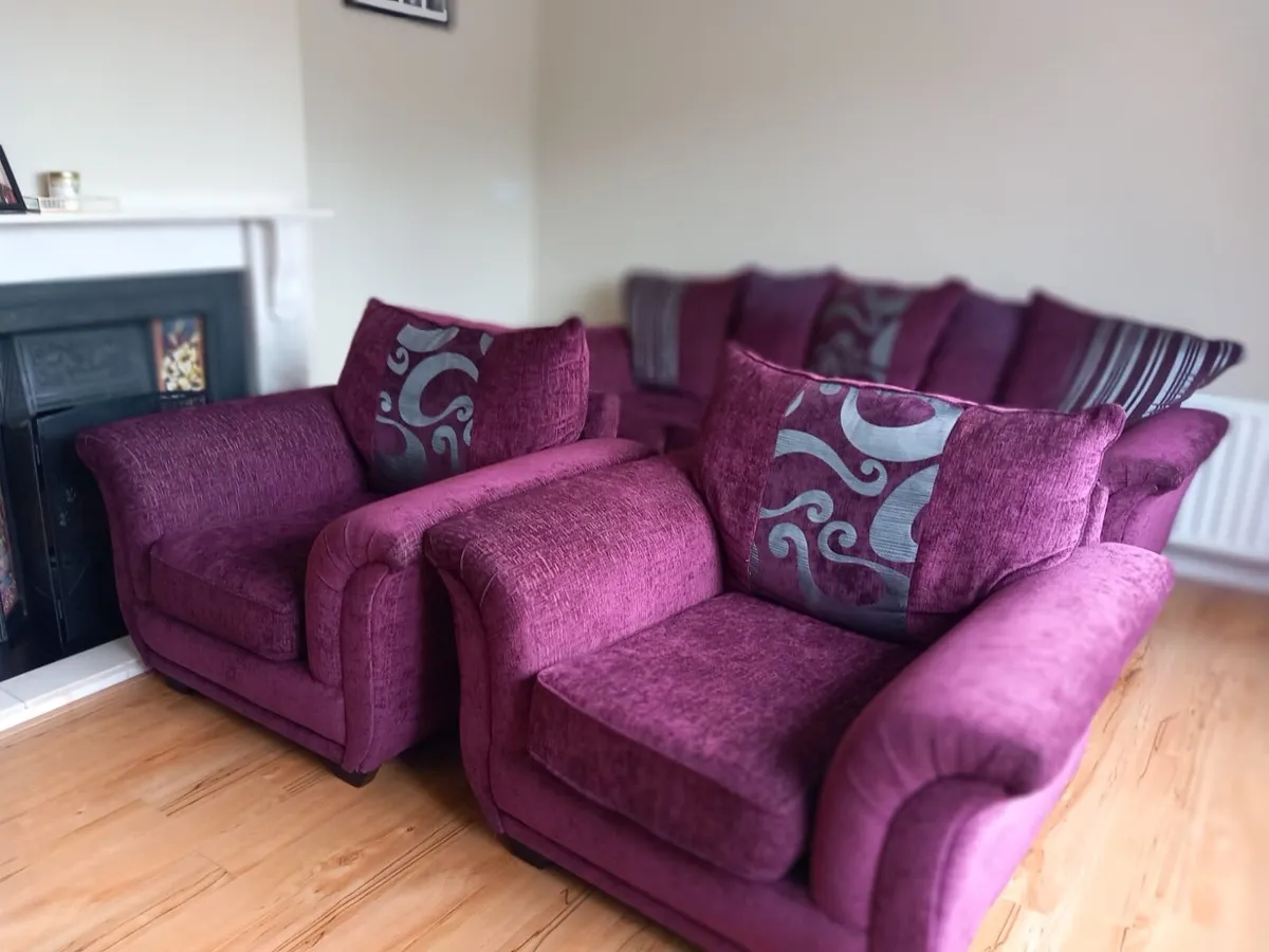 3+1+1 suite of furniture - Image 1