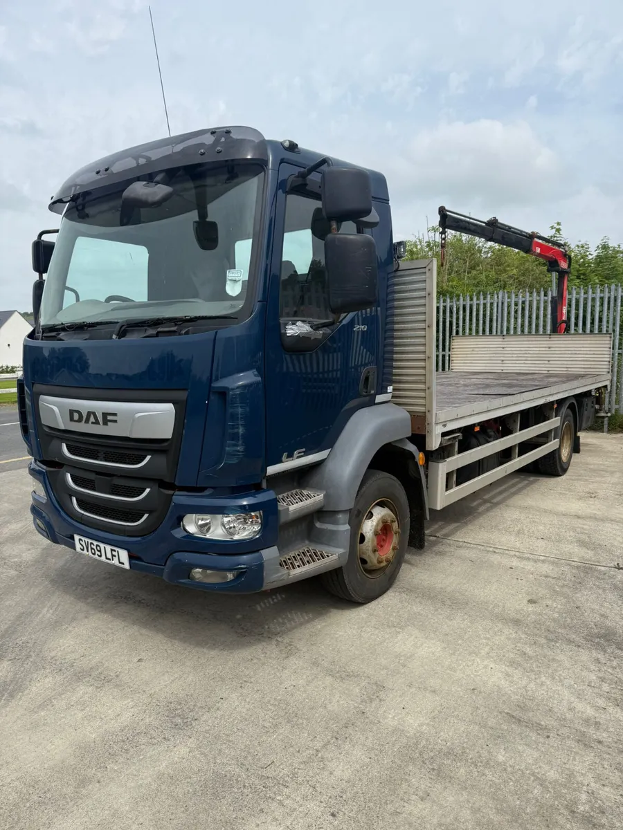 2019 DAF LF210 Flatbed With Micro Crane - Image 2