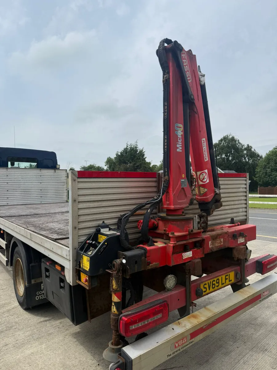2019 DAF LF210 Flatbed With Micro Crane - Image 4