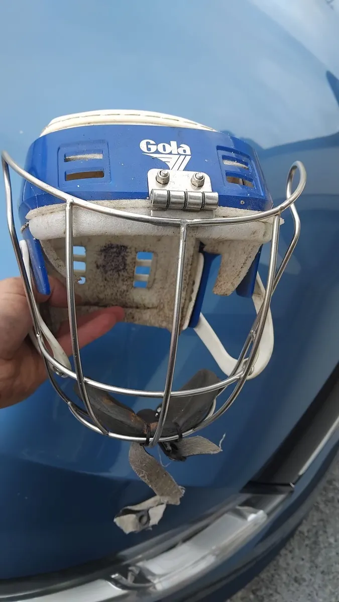 Hurling helmet - Image 2
