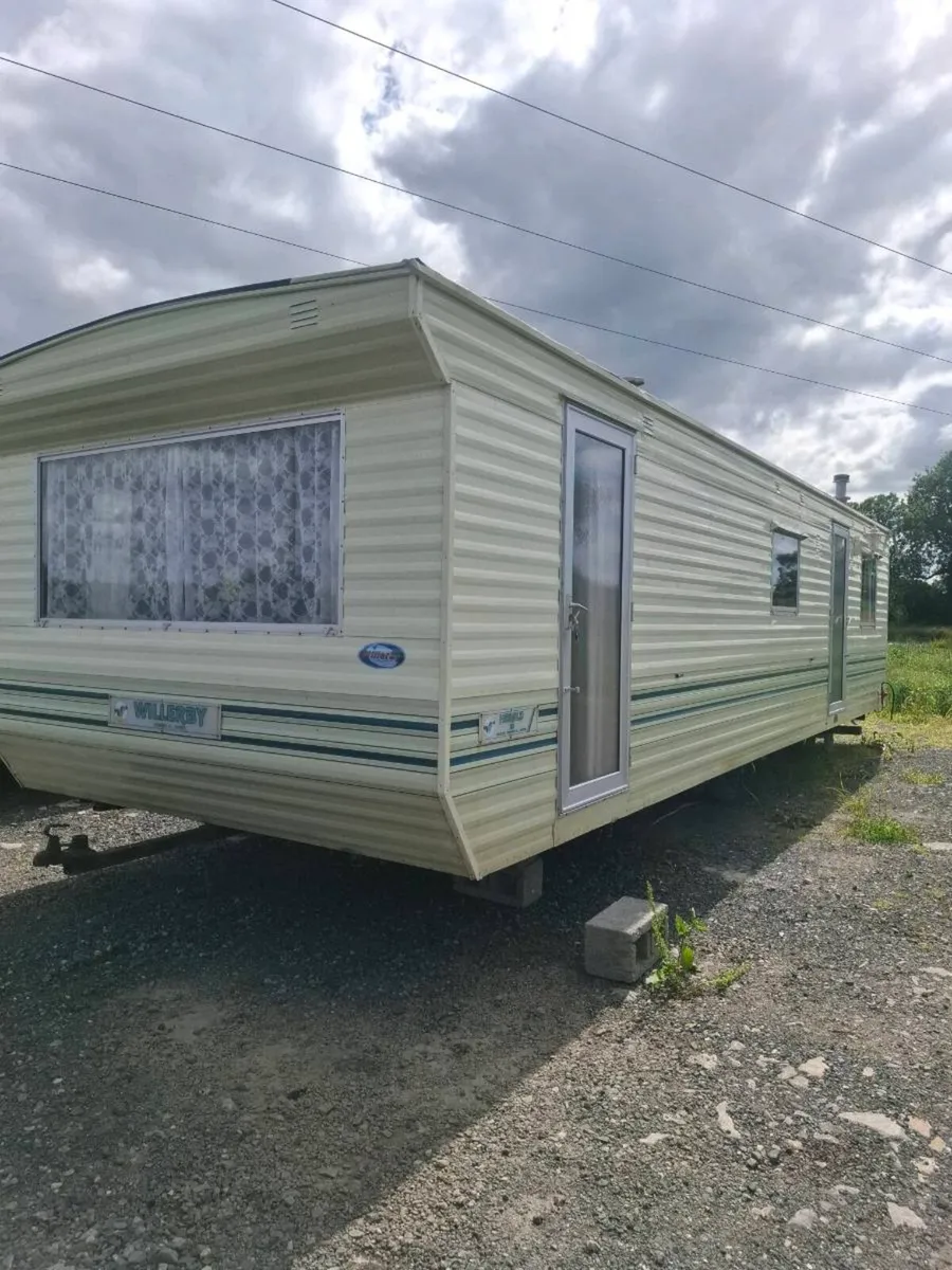 30x10 Willerby Mobile Home. Free Delivery - Image 1
