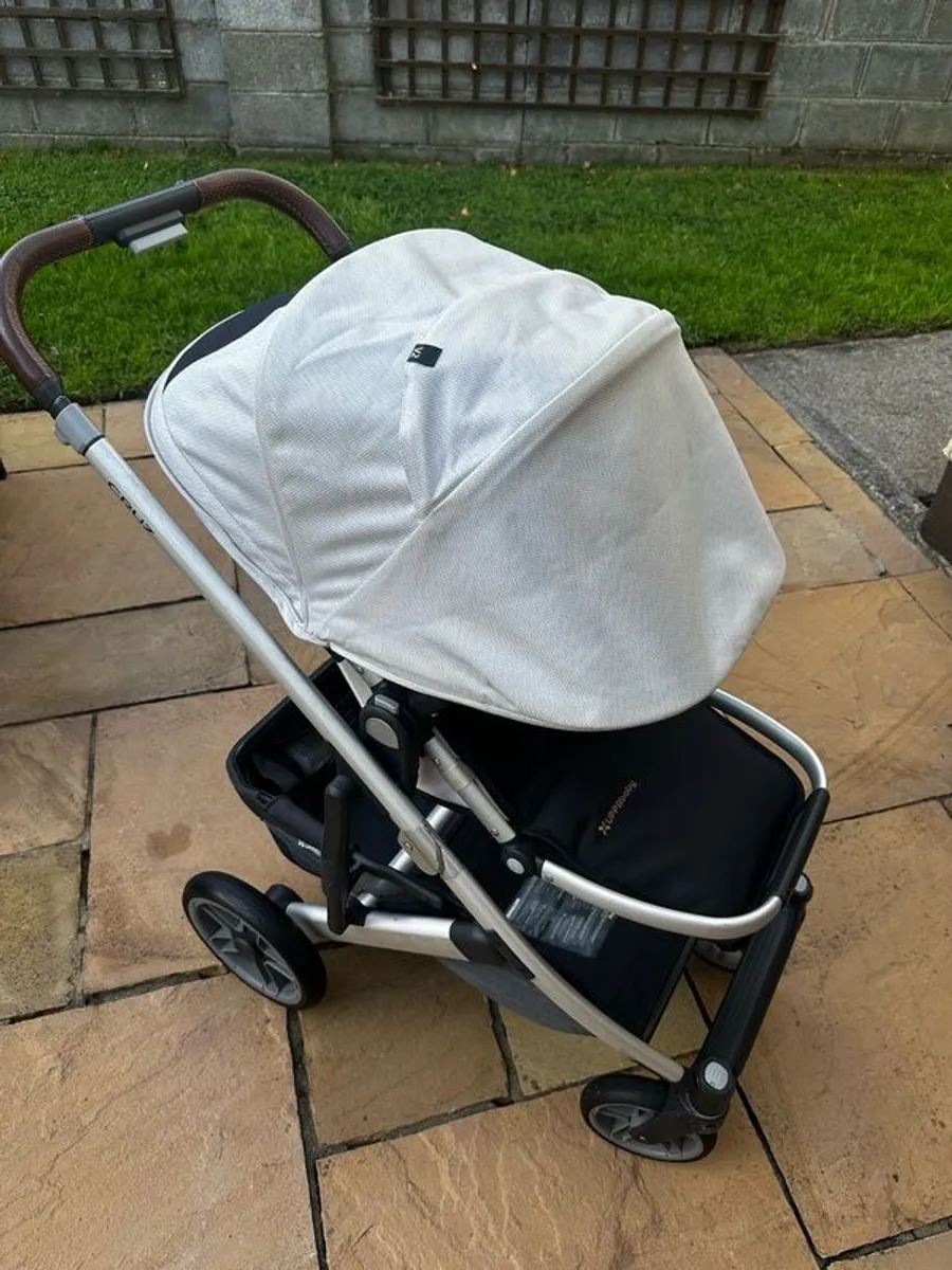 Uppababy Cruz V2 with Bassinet and Accessories - Sage Green and Cream - Image 2