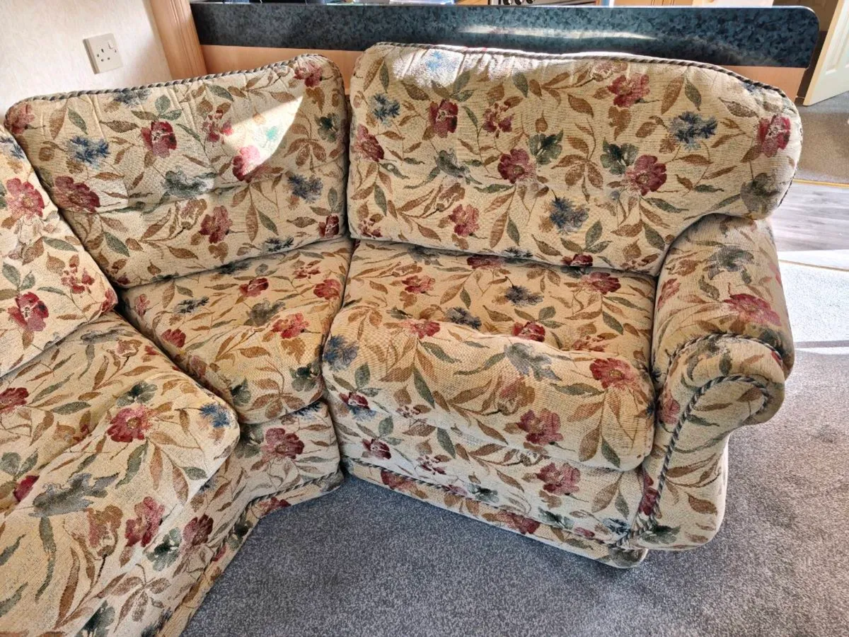 Mobile home furniture - Image 2
