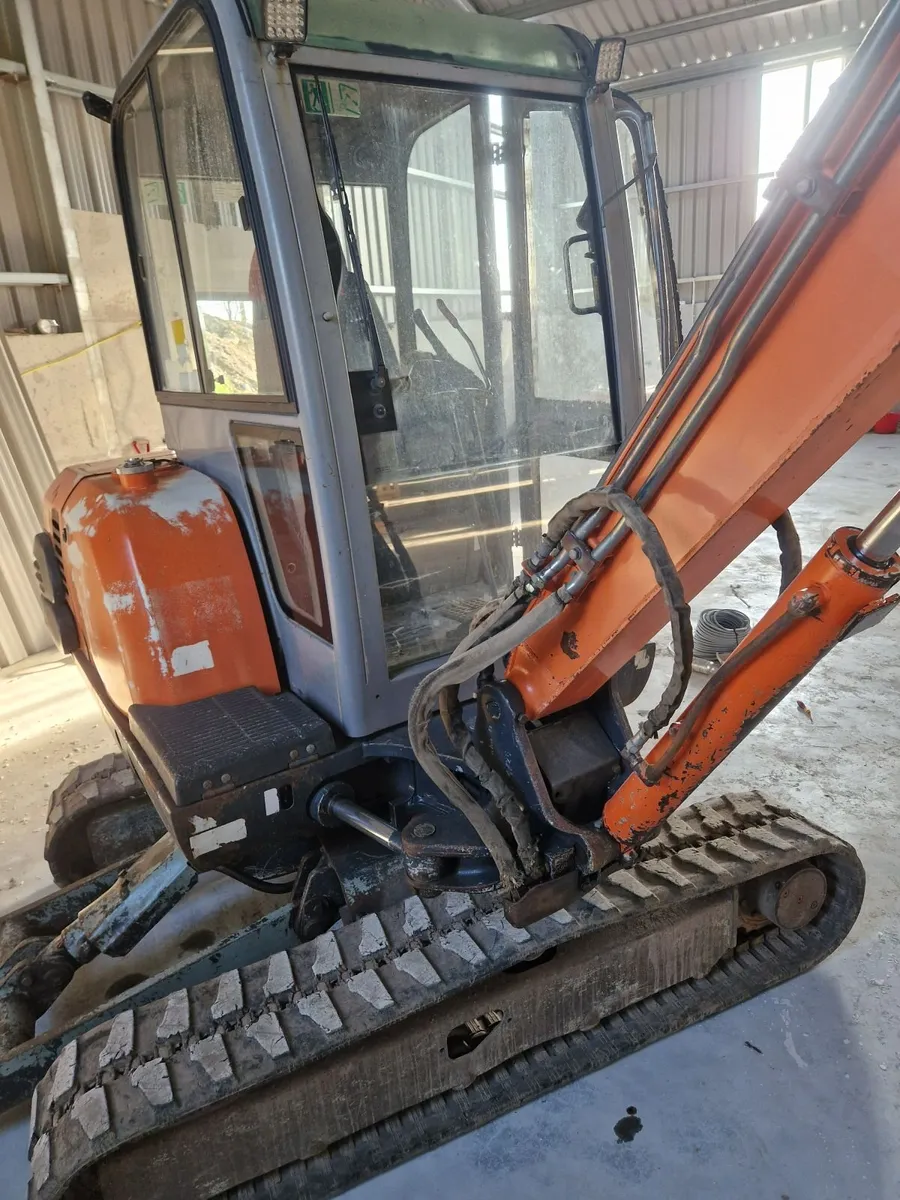 Hitachi zaxis 30 - Image 1