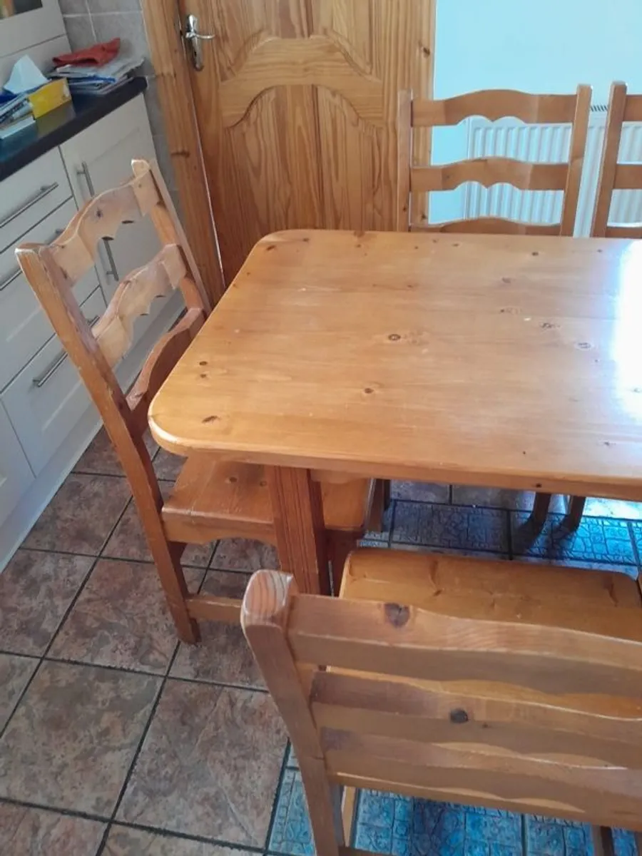 Kitchen table & six chairs - Image 2