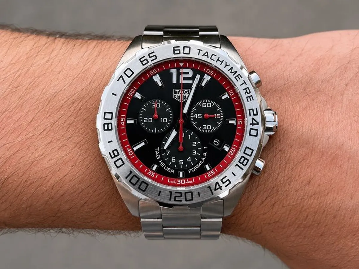 TAG Heuer Formula 1 Chronograph Red Dial | Box, Manual & Tags | CAZ1011 - Image 2