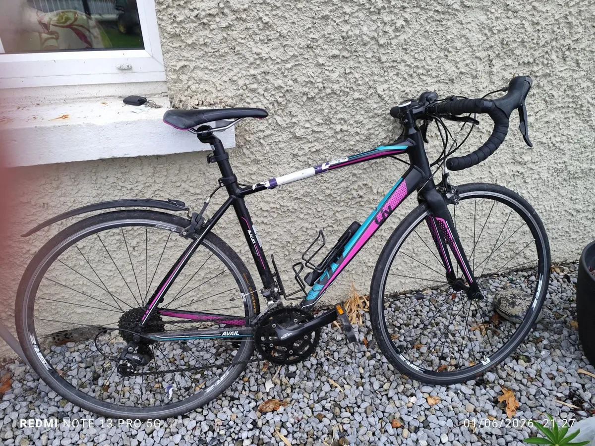 Road bike, size medium model Liv, - Image 2