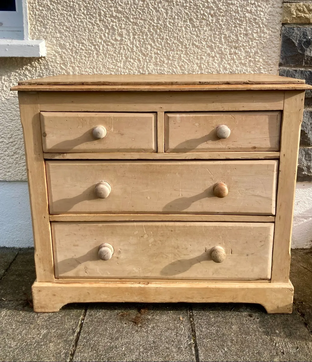 Pine Chest of Drawers - Image 1