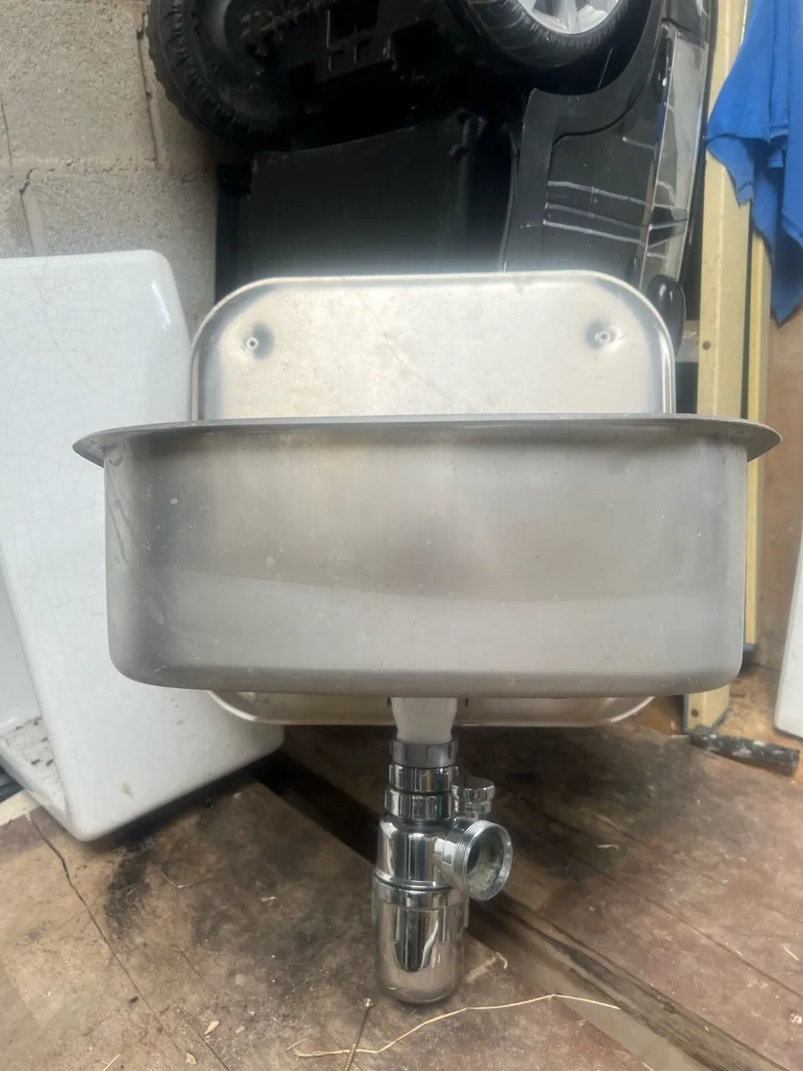 Stainless steel sinks - Image 1