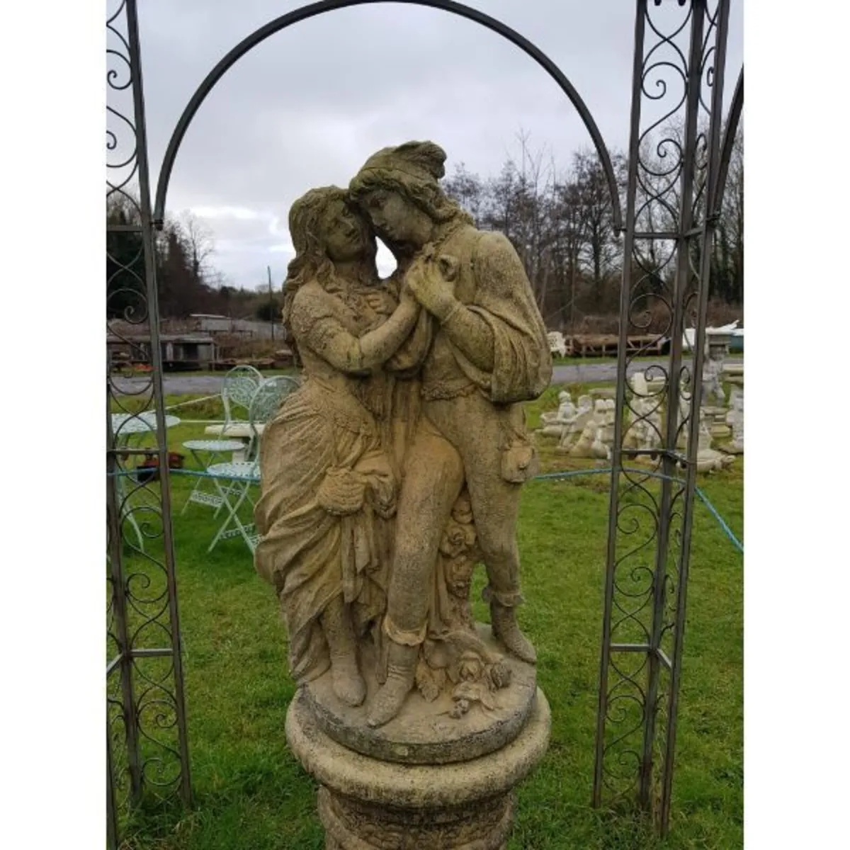Romeo and Juliet Statue EG022 - Image 2