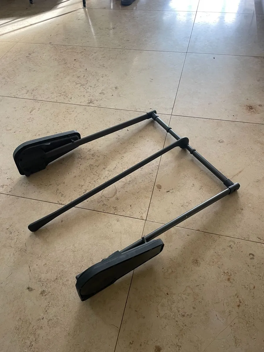 Pull down reclining clothes rail - Image 1