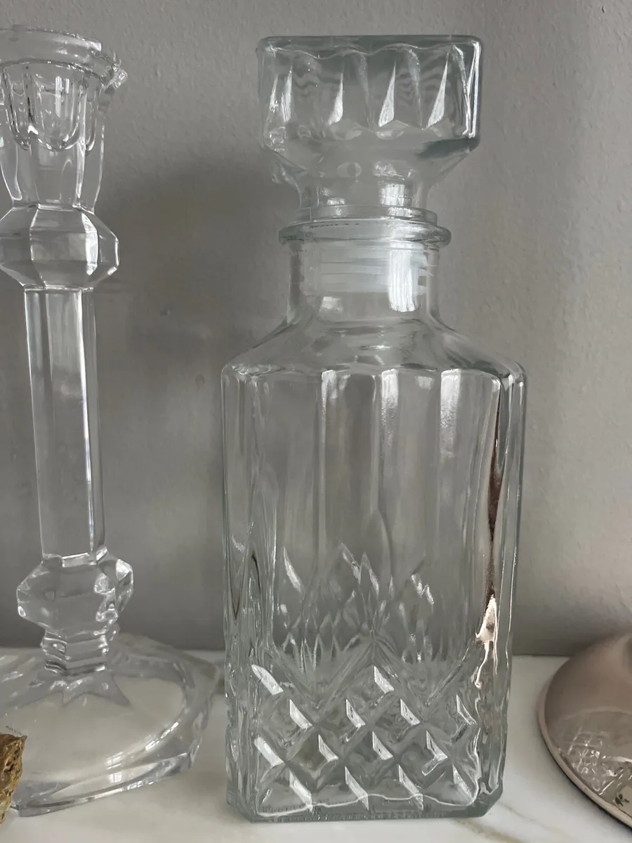 New diamond cut glass liquor whiskey decanter - Image 3