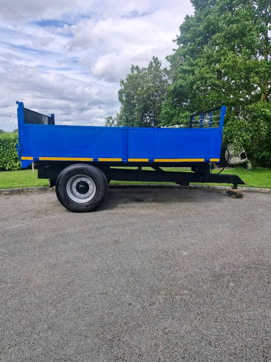 14. Foot tipping trailer. - Image 1