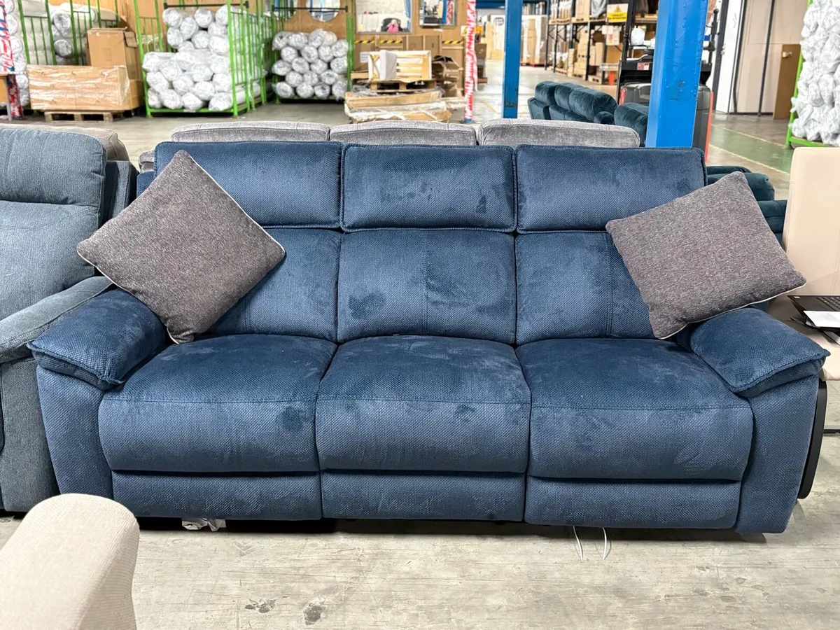 3reclining sofa was €1799 down to €399to day - Image 1