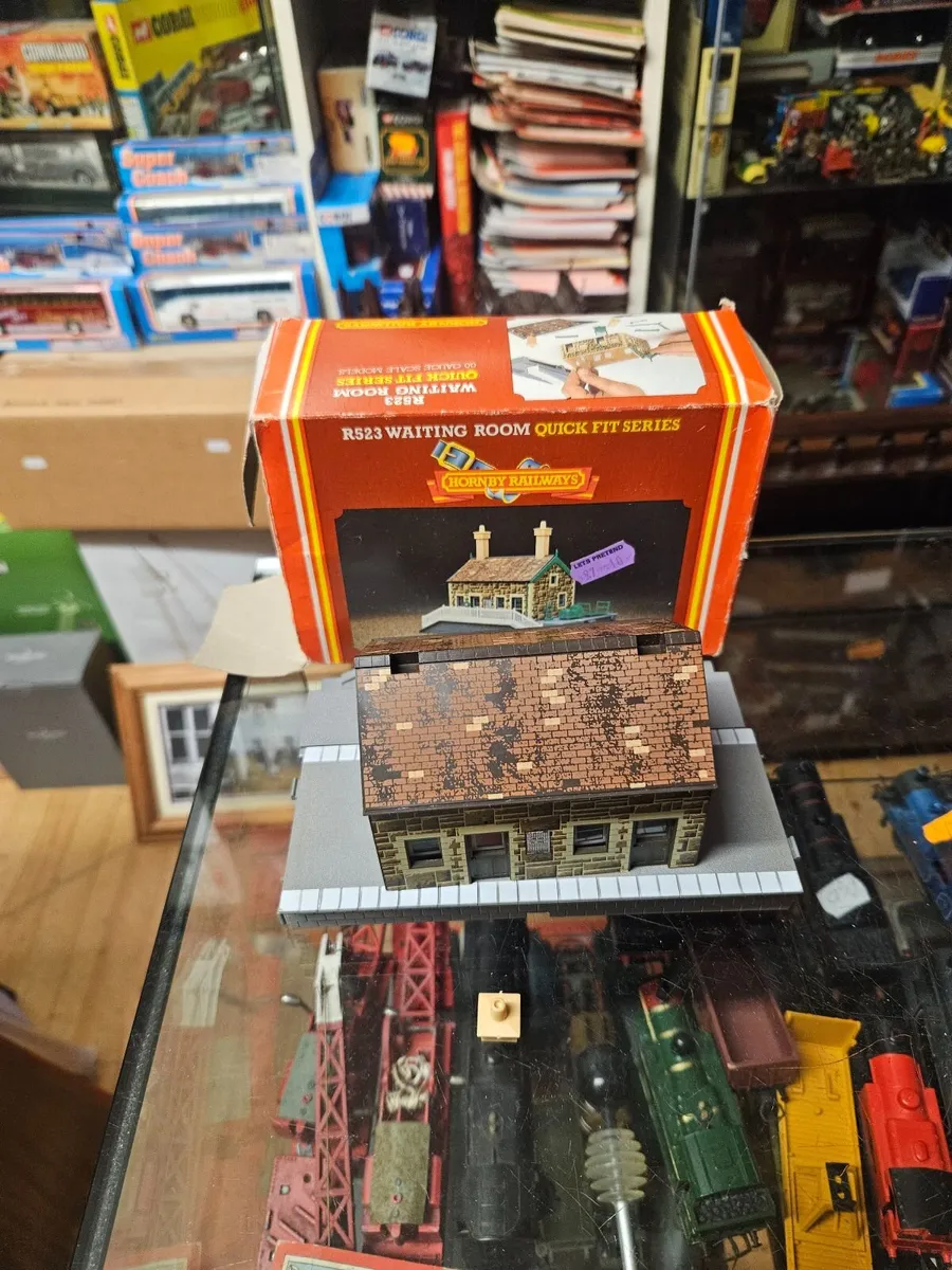 Hornby OO Gauge Station Building - Image 1