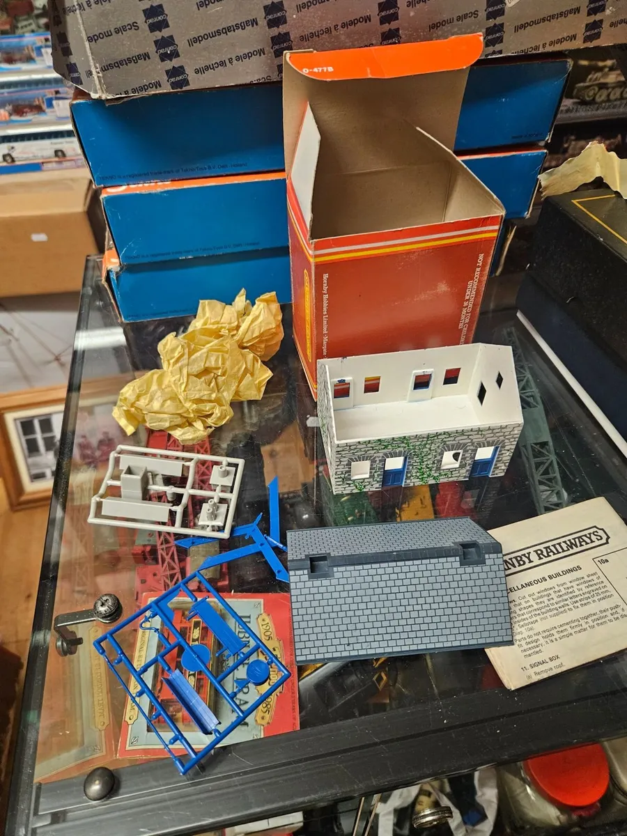 Hornby OO Gauge Station Building or House - Image 1