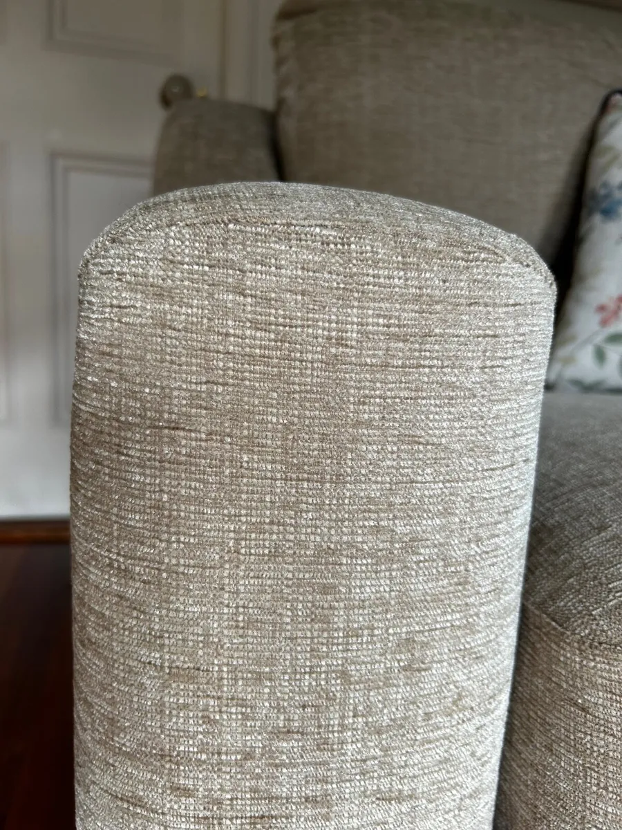 Sofa and two armchairs - Image 3