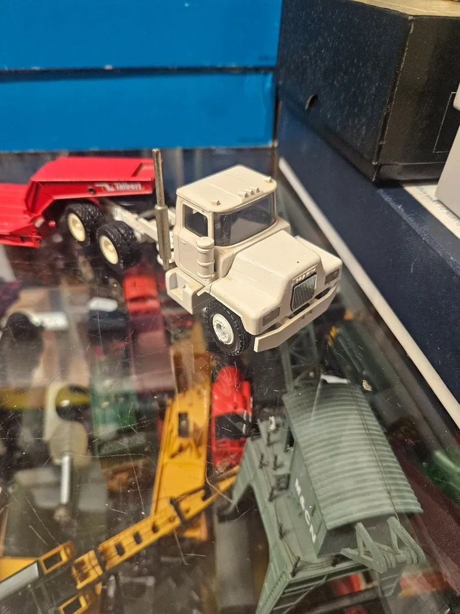 Corgi Conrad Mack Truck and Trailer - Image 1