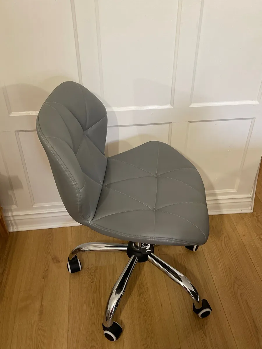 Office Chair - Image 2