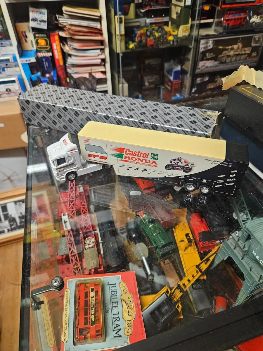 Corgi Scania Tractor Unit and Trailer - Image 3