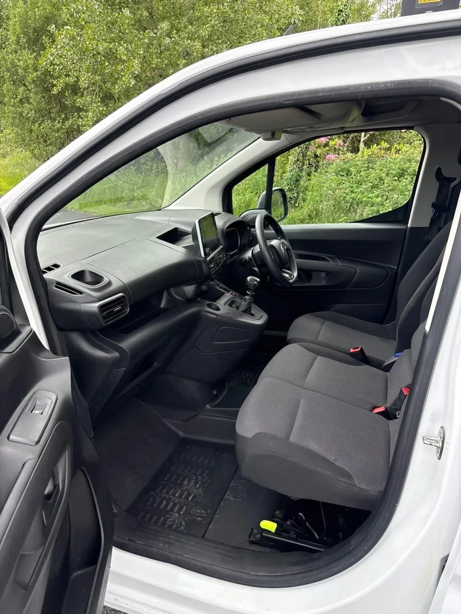2023 Citroen berlingo - Image 3