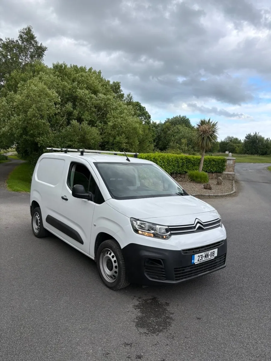 2023 Citroen berlingo - Image 2