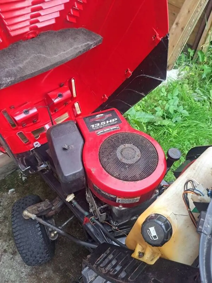 ride on mower - Image 2