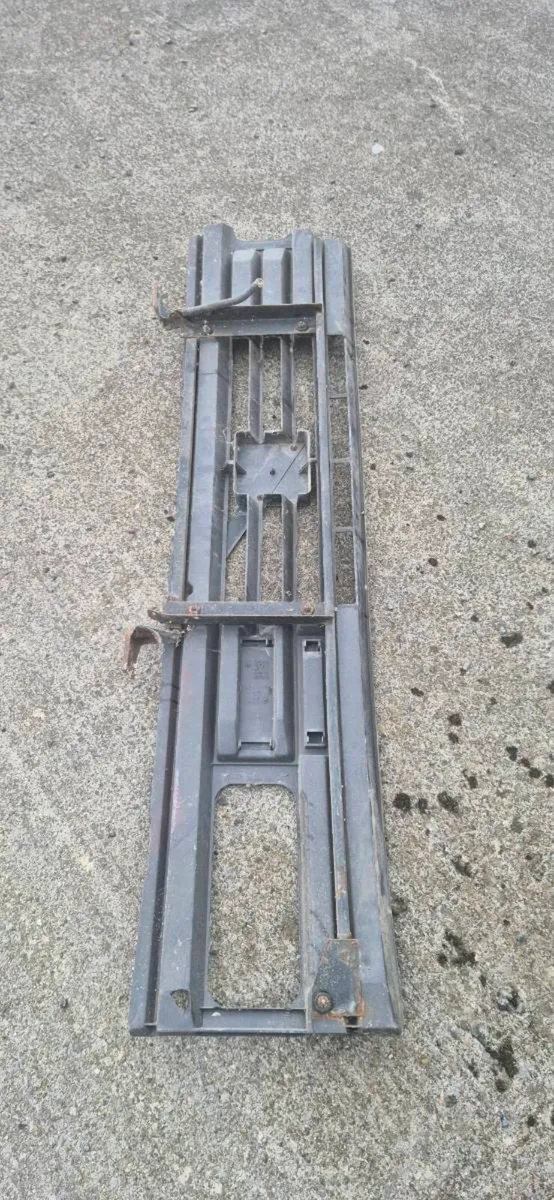 Volvo fl6 intercooler grill - Image 2