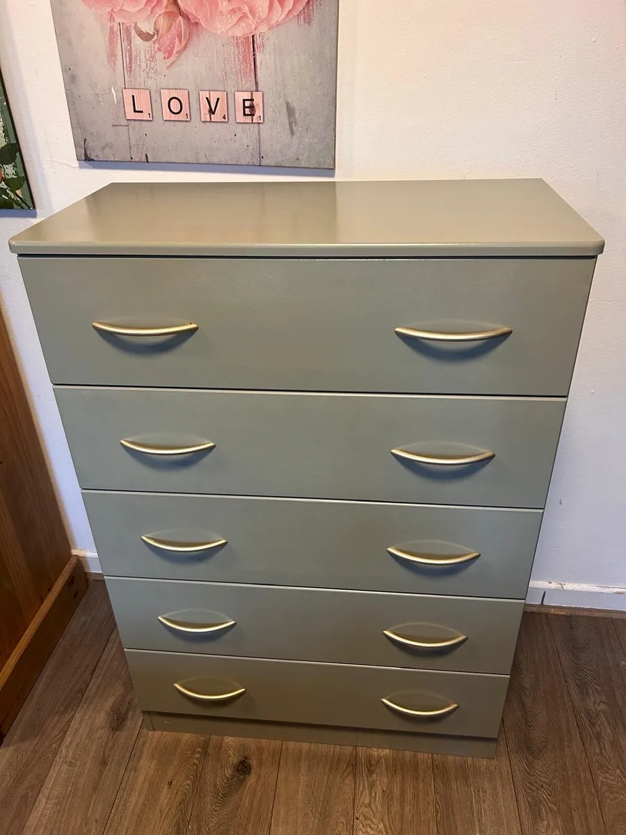 Grey chest of drawers - Image 1