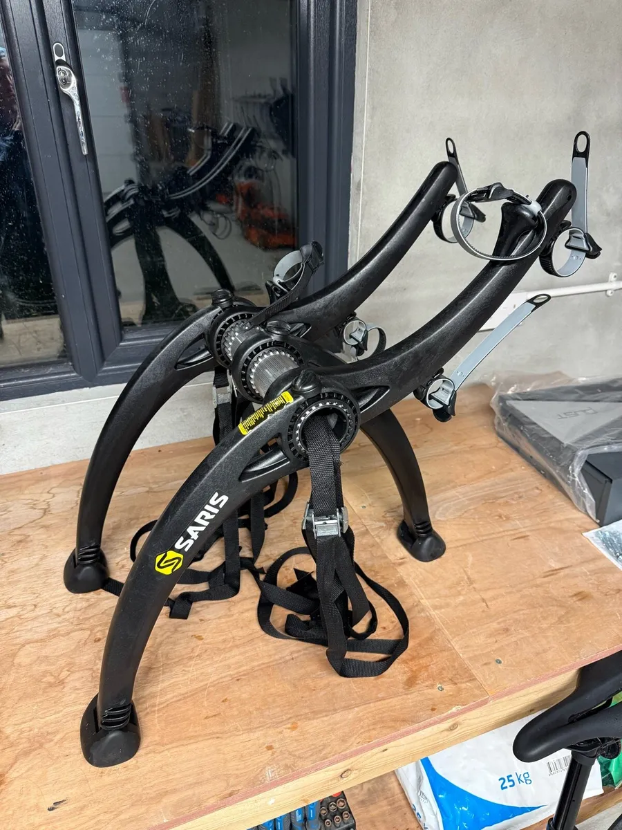 Saris car bike rack + Track Pump + Cycling Helmets - Image 4