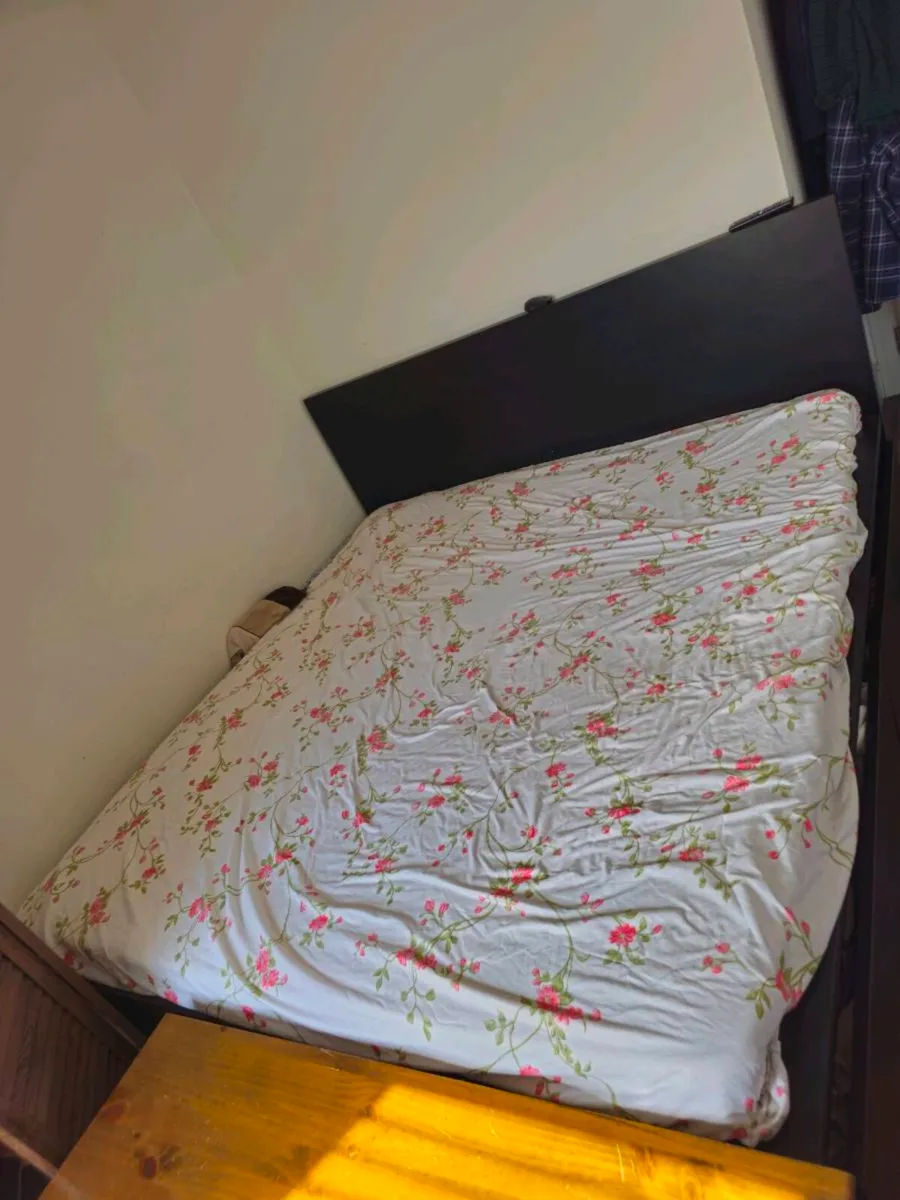 Bed - Image 1