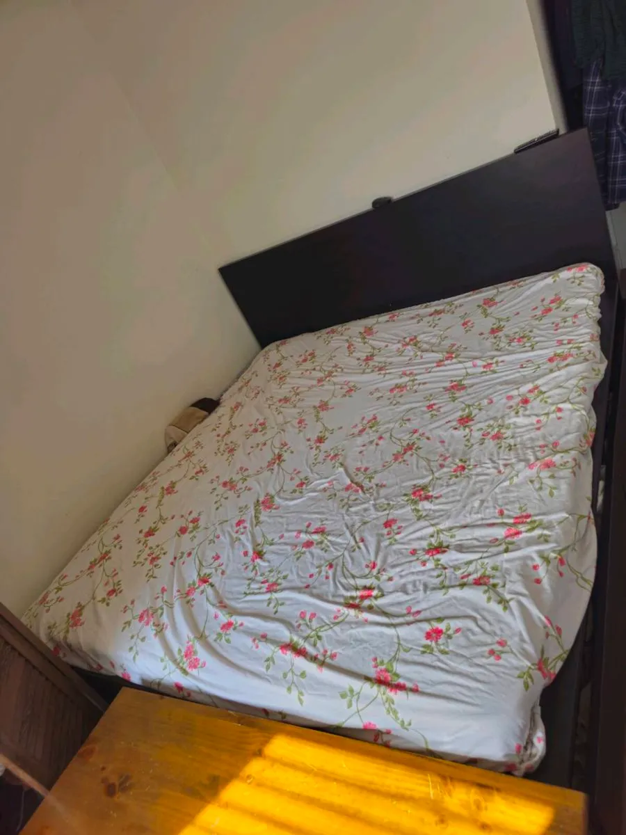 Bed - Image 2