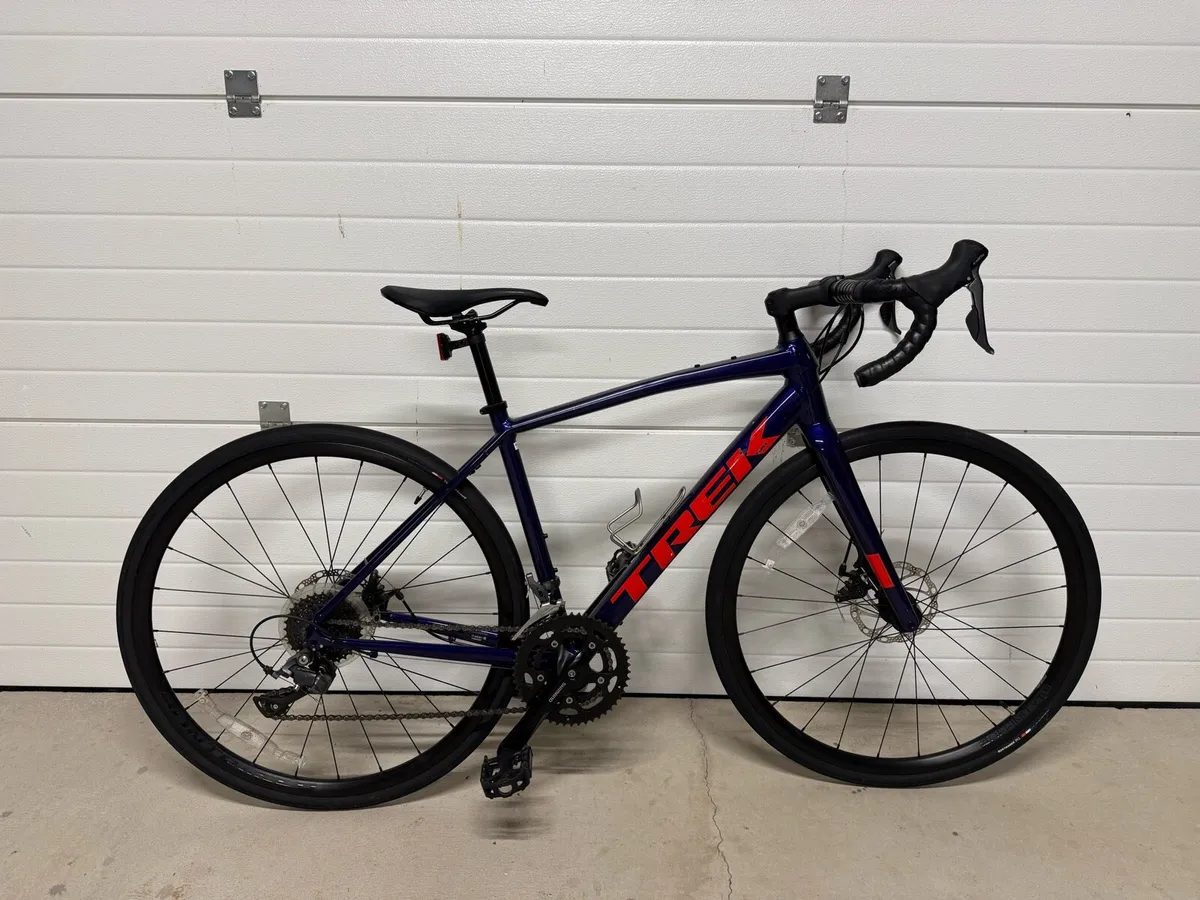 TREK DOMANE AL 2 DISC 52CM – IMMACULATE CONDITION - Image 1