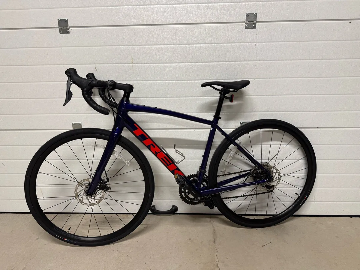 TREK DOMANE AL 2 DISC 52CM – IMMACULATE CONDITION - Image 2