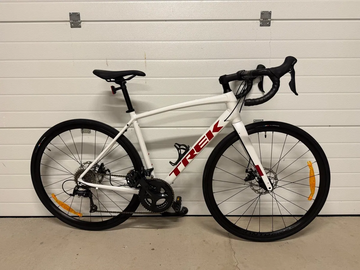 TREK DOMANE AL 3 DISC 54CM – IMMACULATE CONDITION - Image 1