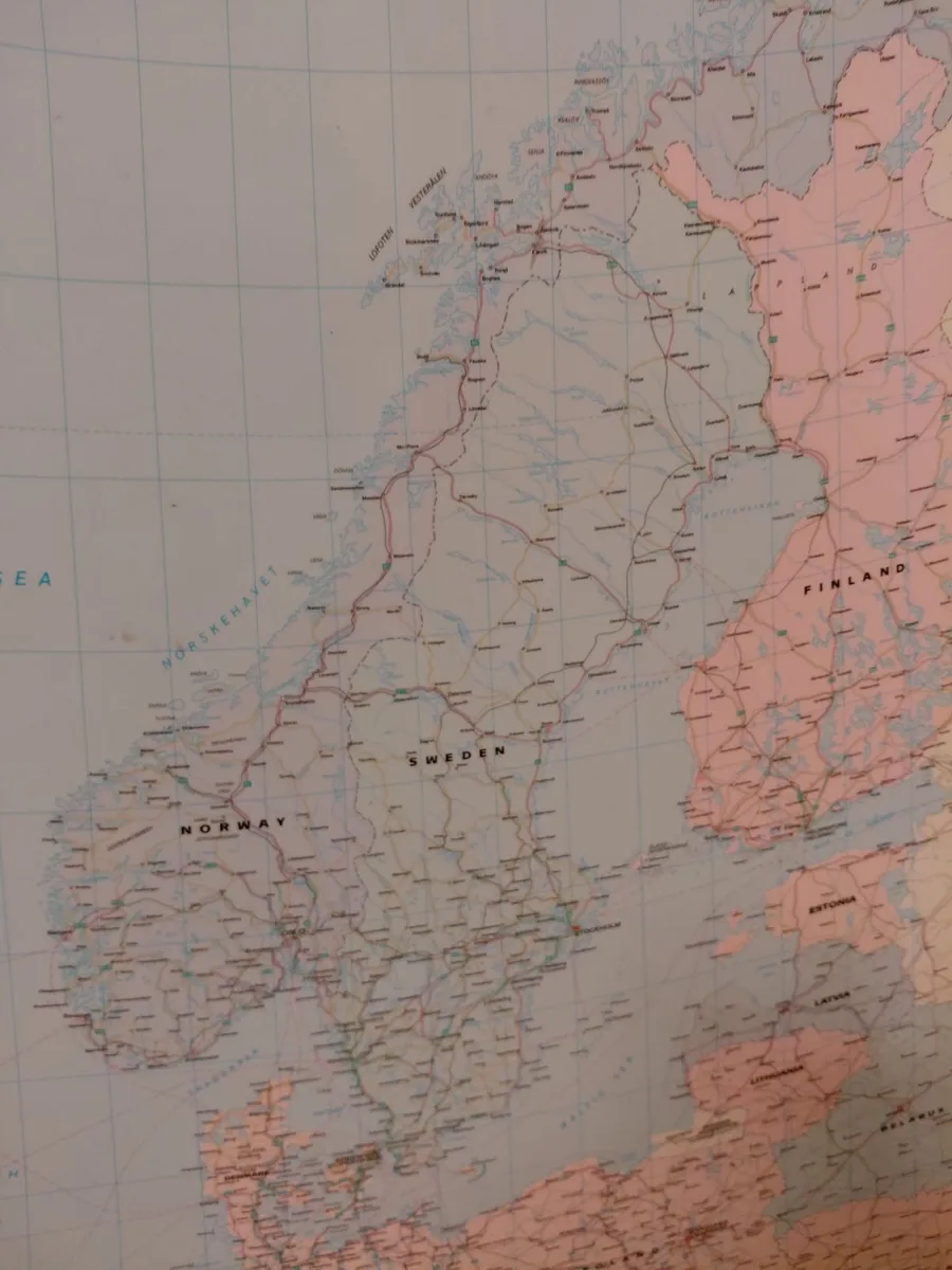 1990s Large  Framed School Wall Map Of Europe - Image 3
