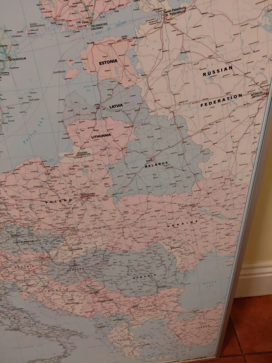 1990s Large  Framed School Wall Map Of Europe - Image 4