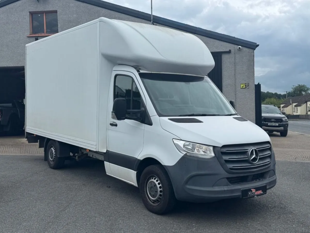 2.1 314 CDI Chassis Cab 2dr Diesel G-Tronic FWD L2 - Image 1