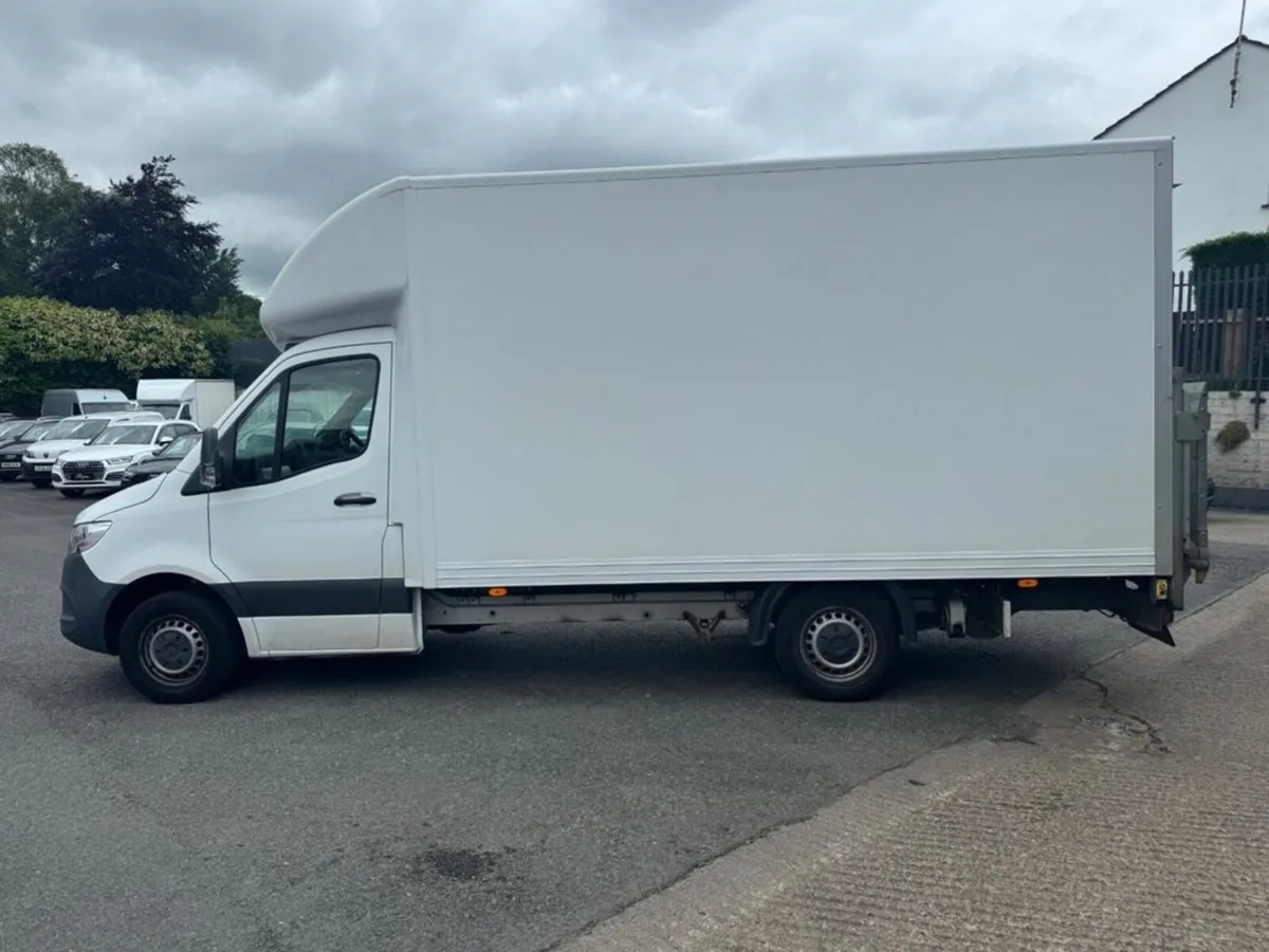 2.1 314 CDI Chassis Cab 2dr Diesel G-Tronic FWD L2 - Image 4