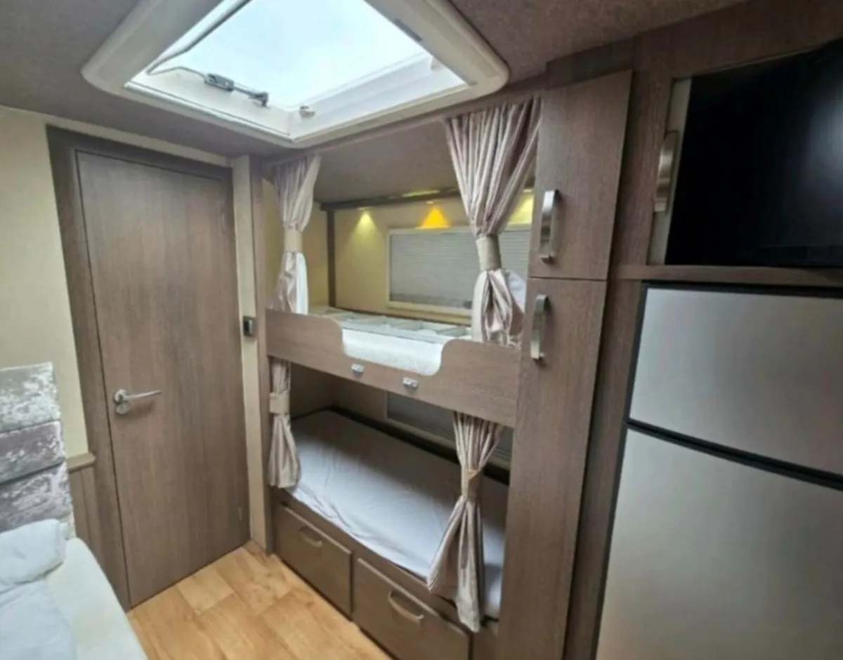 Caravan - Image 2