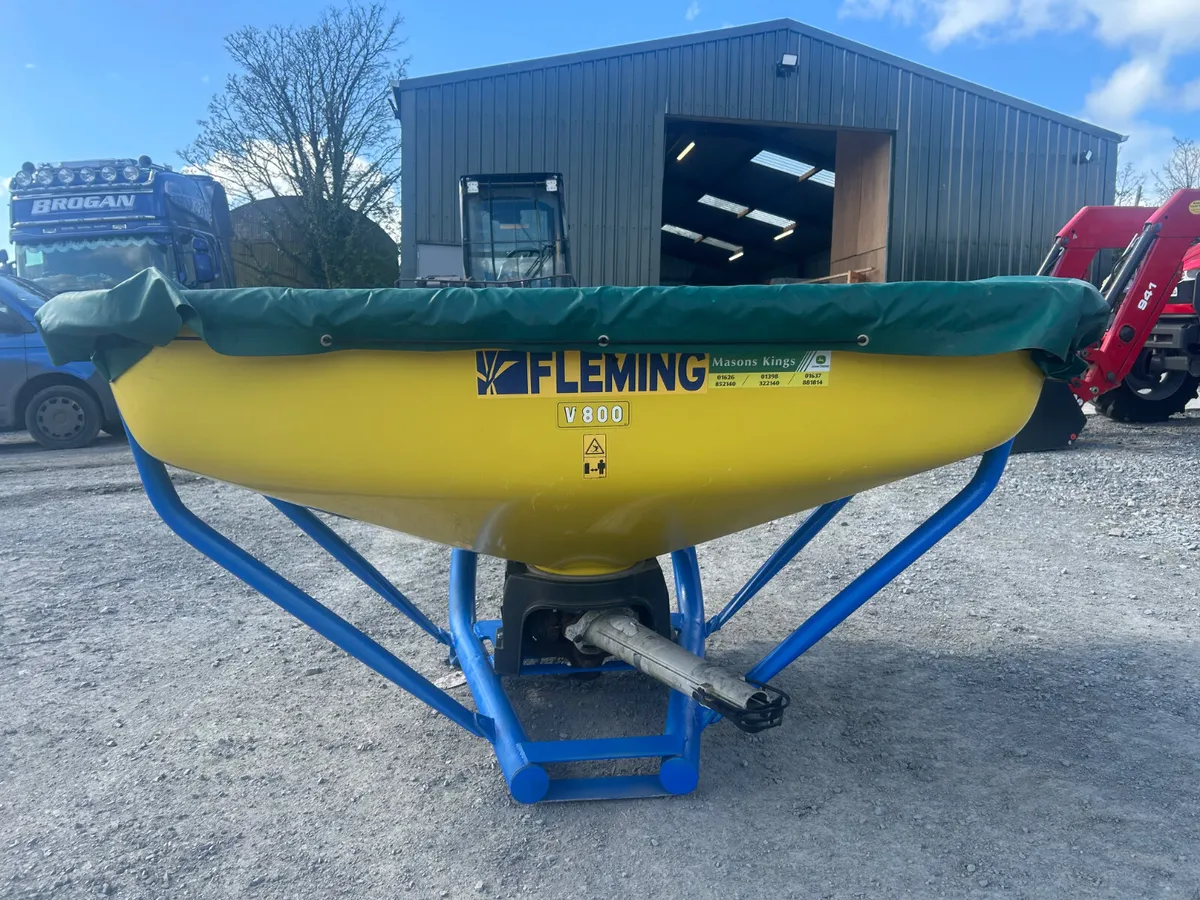 Fleming V800 Fertiliser Spreader - Image 4