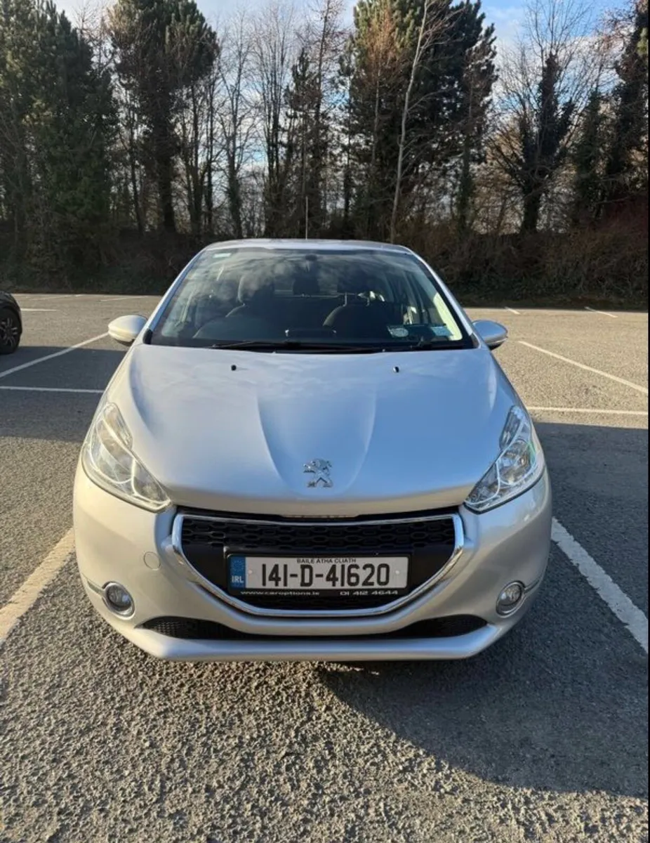 Peugeot 208 - Image 1